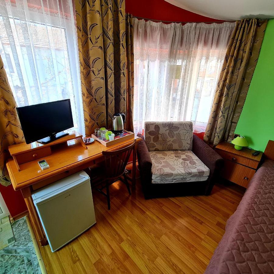 Fema Guest House Balchik Exterior photo