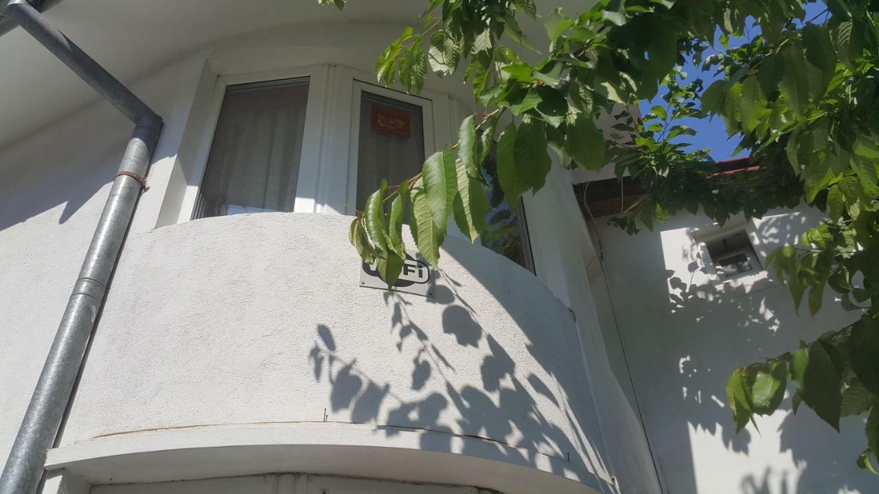 Fema Guest House Balchik Exterior photo