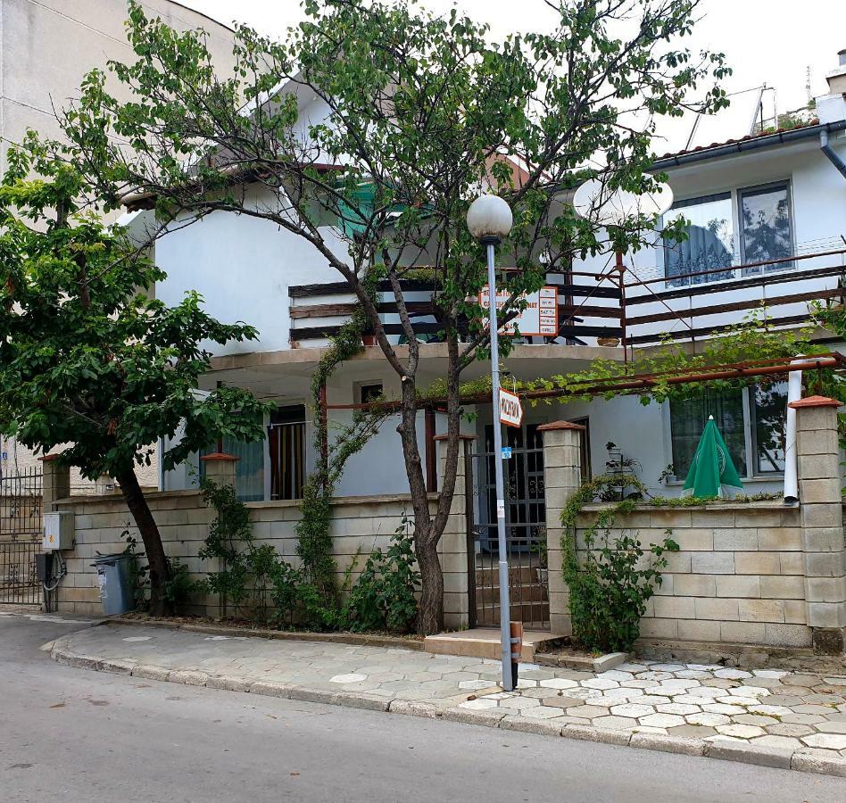 Fema Guest House Balchik Exterior photo